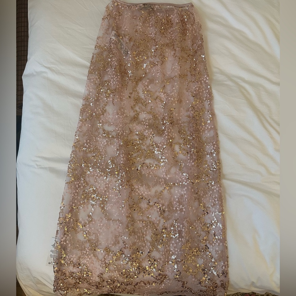 ASOS DESIGN delicate lace scatter sequin maxi skirt in pink - Picture 5 of 8
